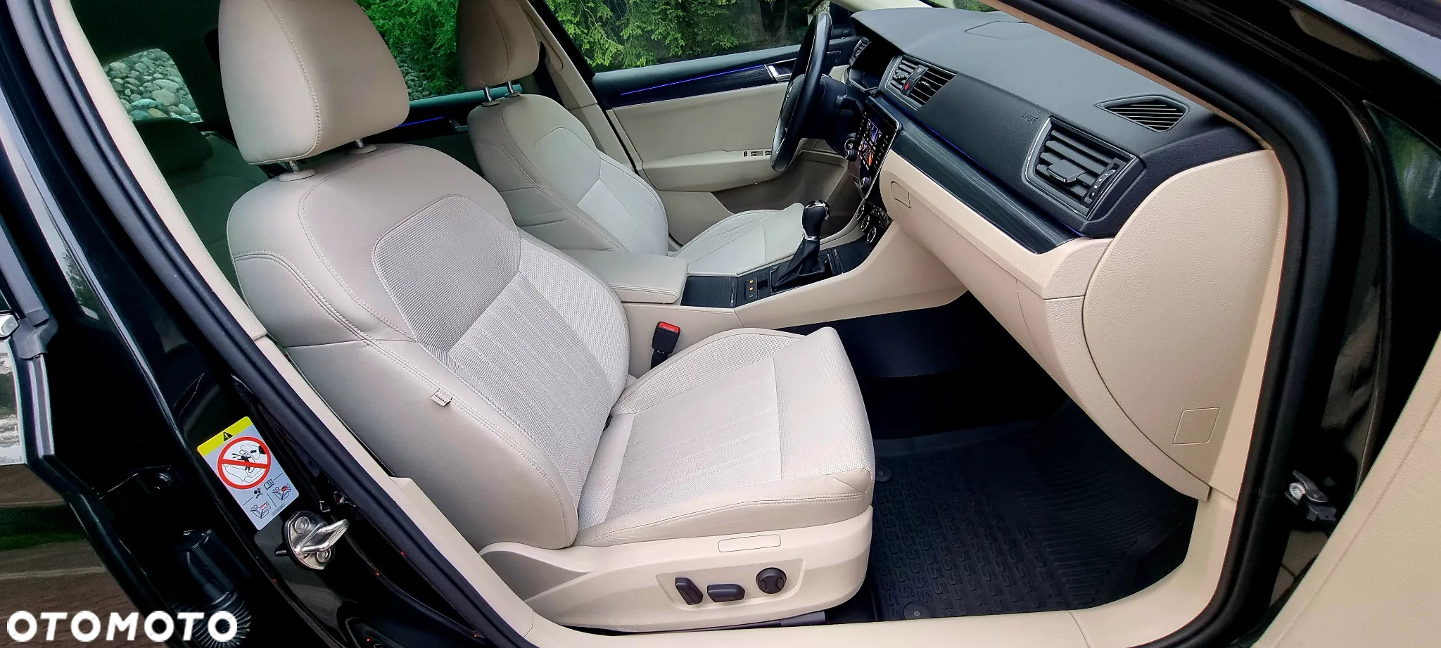 Skoda Superb 2.0 TDI SCR Style DSG - 35