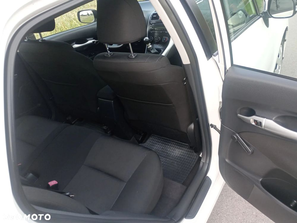 Toyota Auris 1.33 Dual-VVT-i Life - 9