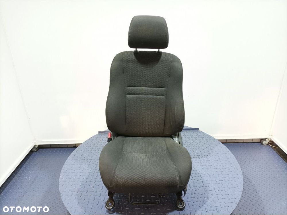 TOYOTA AVENSIS II T25 FOTEL KIEROWCY PRZÓD LEWY EU - 1
