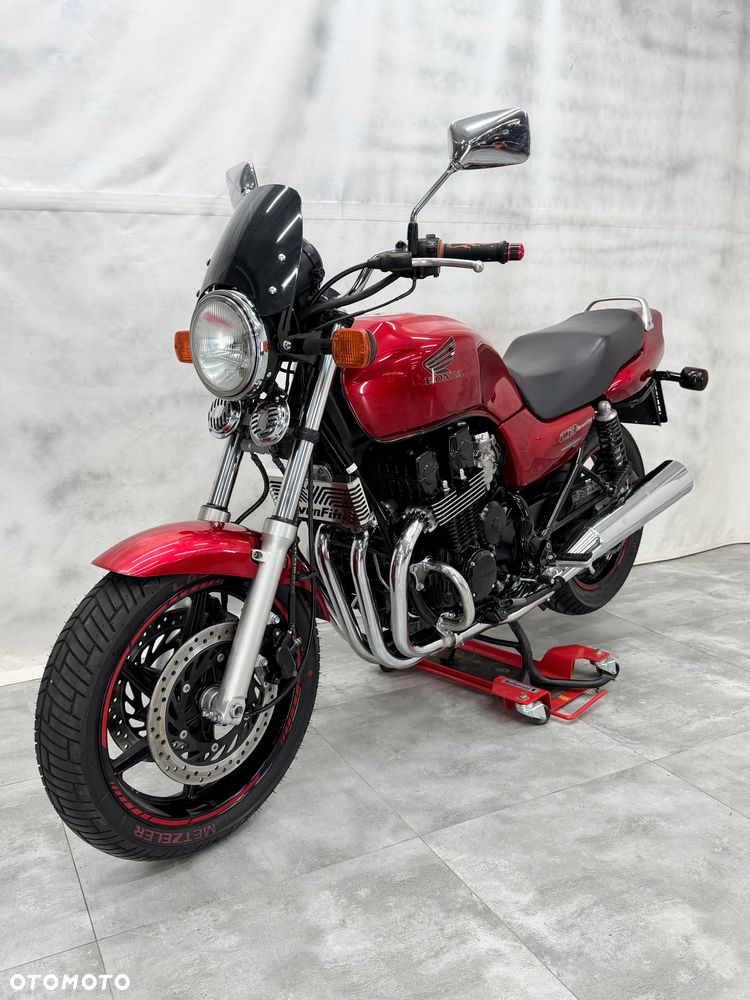 Honda CB - 1