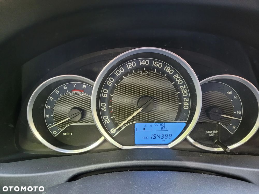 Toyota Auris 1.6 Premium - 17