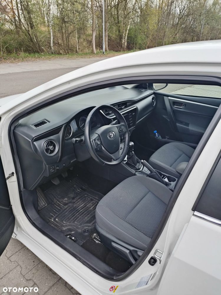 Toyota Corolla 1.4 D-4D Active EU6 - 13