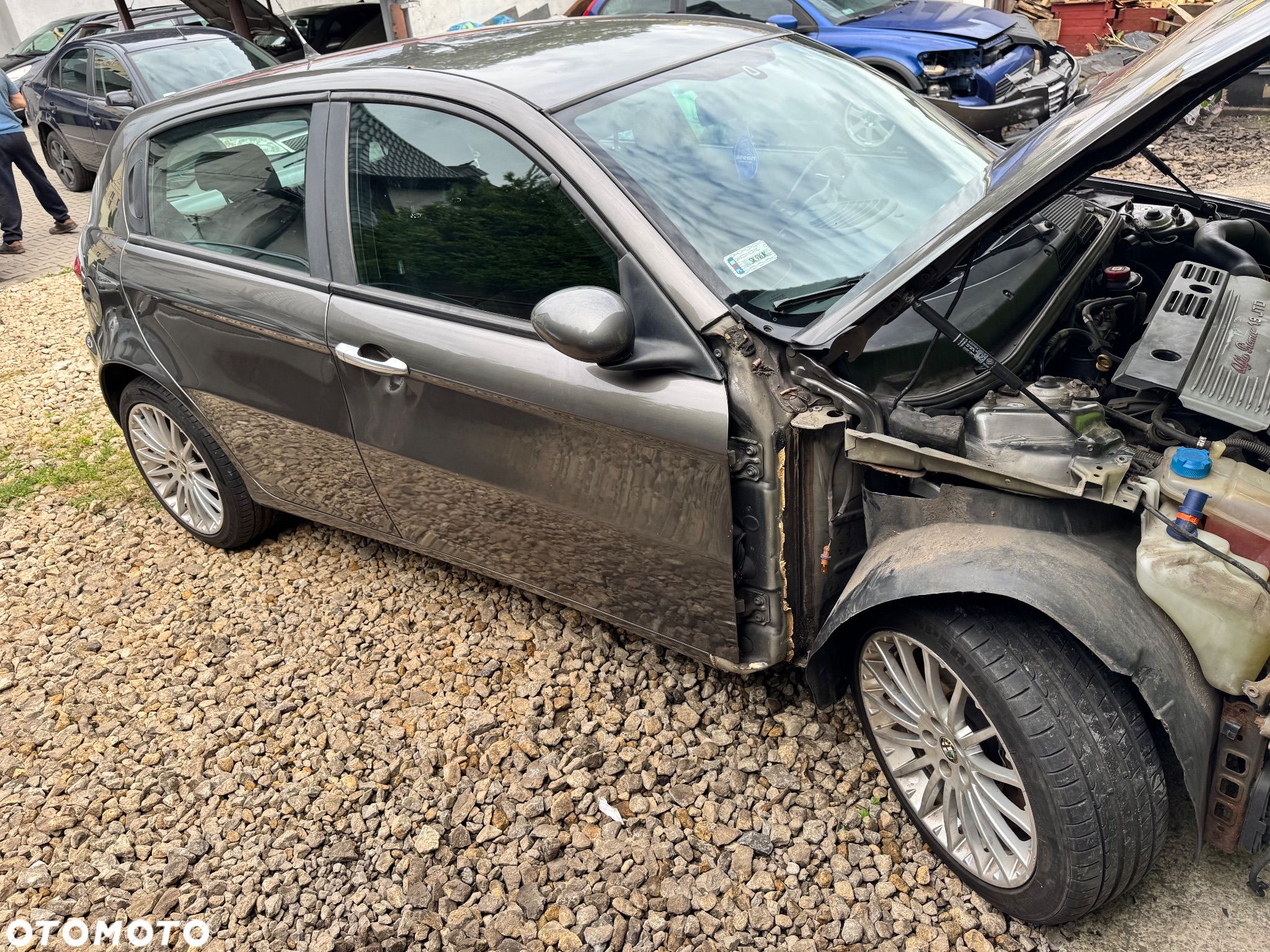 Alfa Romeo 147 1.9 JTD Progression - 1