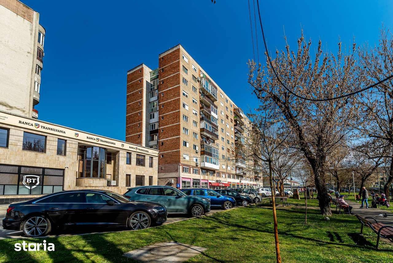 Apartament cu 3 camere în Podgoria Arad, vedere frumoasă, 2 balcoane — fotografia 1
