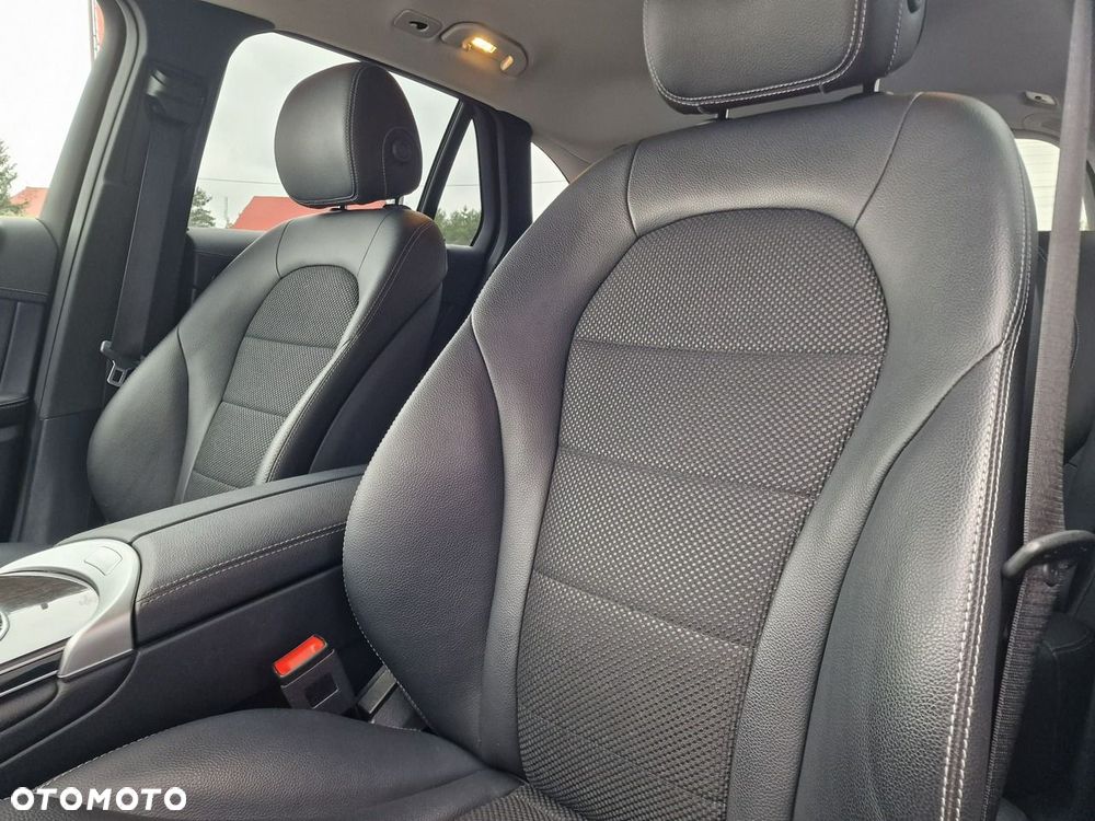 Mercedes-Benz GLC 300 e PHEV 4-Matic Avantgarde - 19
