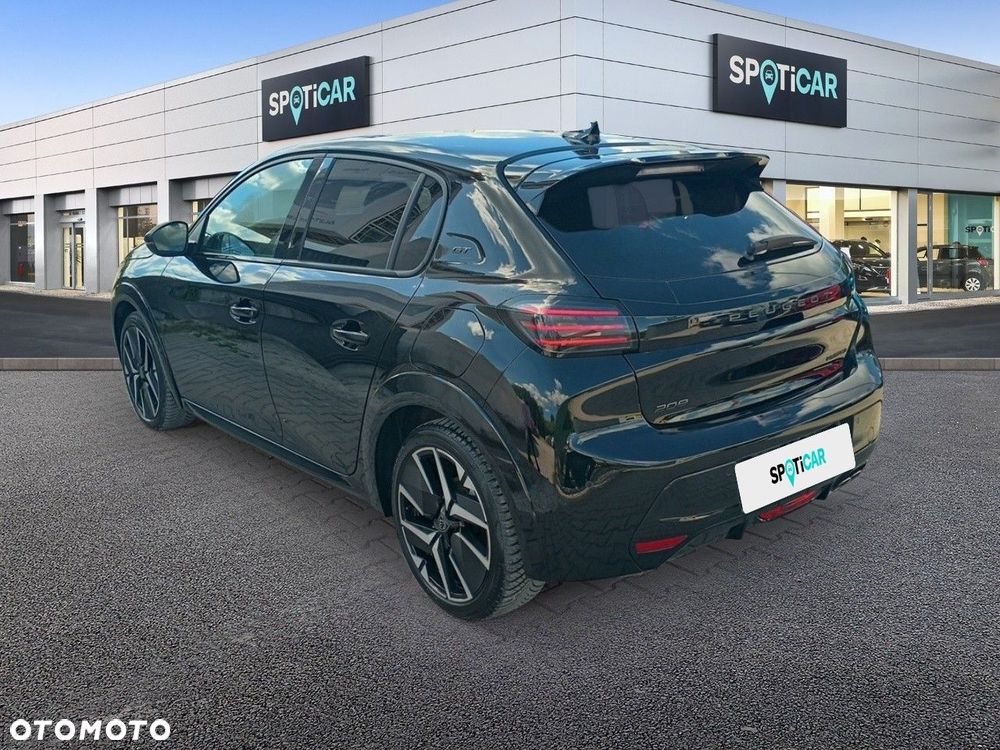 Peugeot 208 - 8