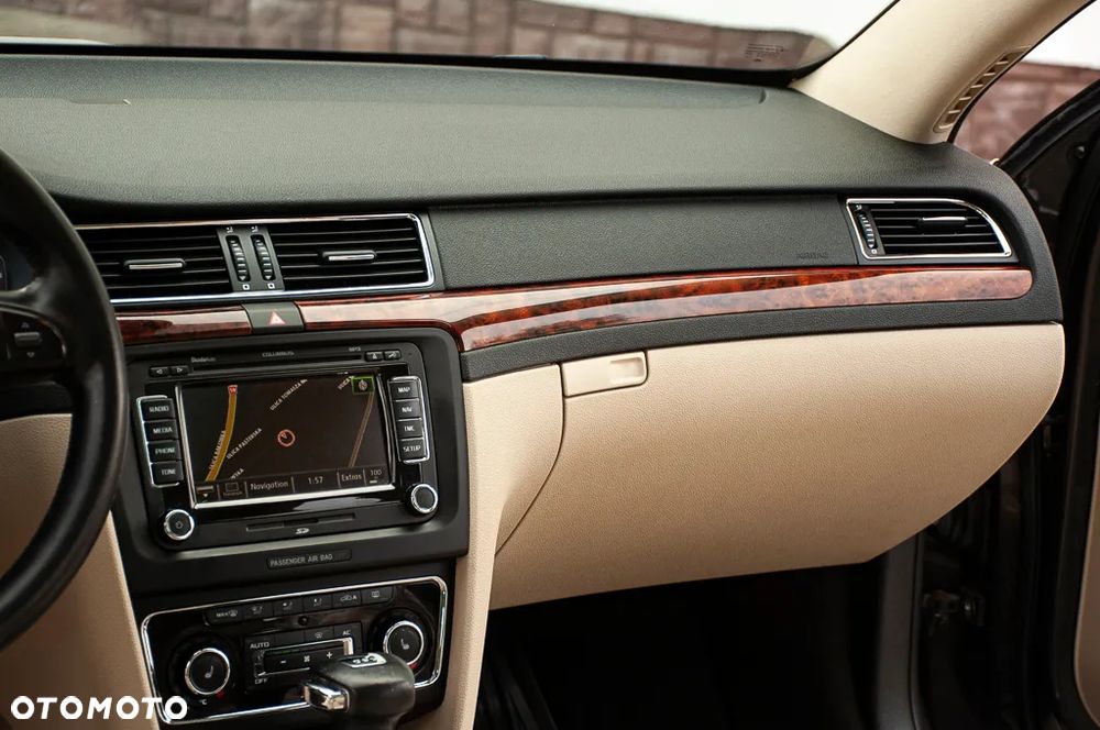 Skoda Superb 2.0 TDI DSG Exclusive - 35