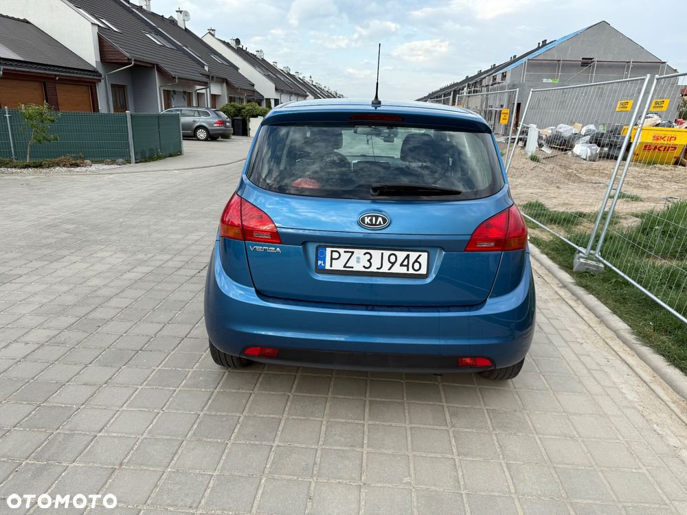 Kia Venga - 6