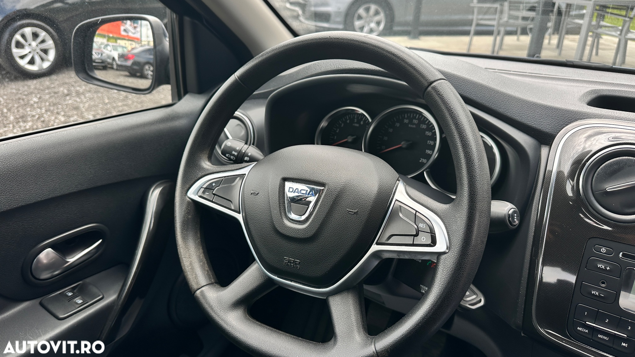 Dacia Sandero 1.2 16V 75 Celebration - 15