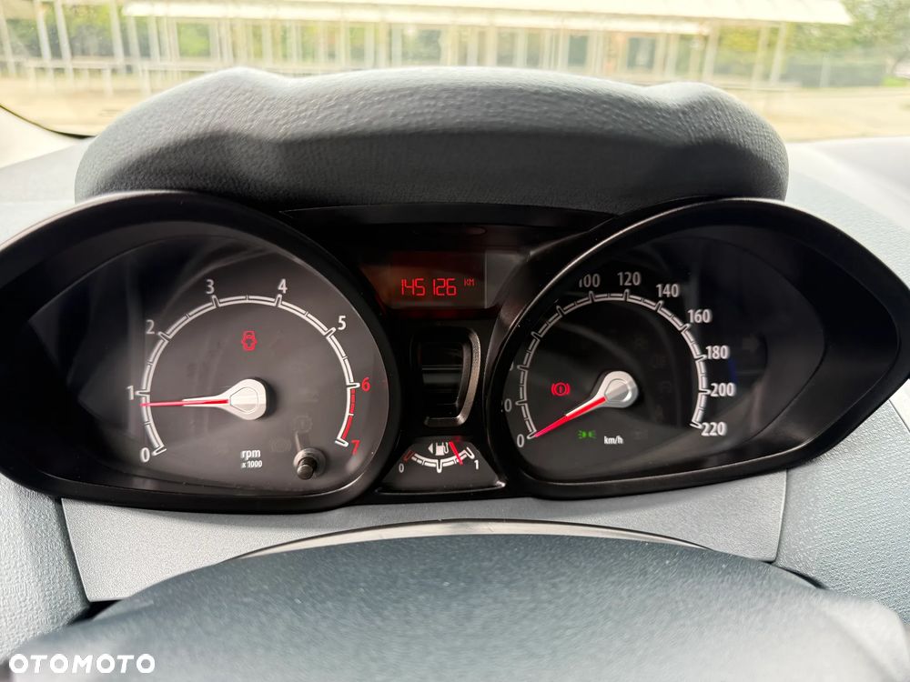 Ford Fiesta 1.25 Ambiente - 23