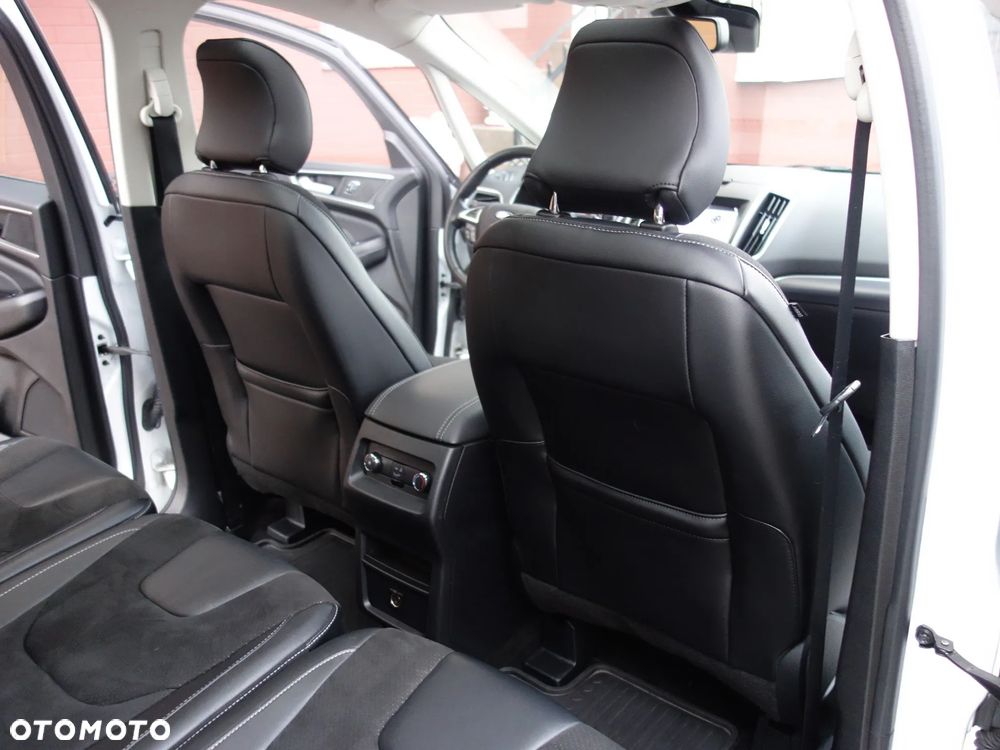 Ford S-Max 2.0 TDCi 4WD Titanium PowerShift - 25