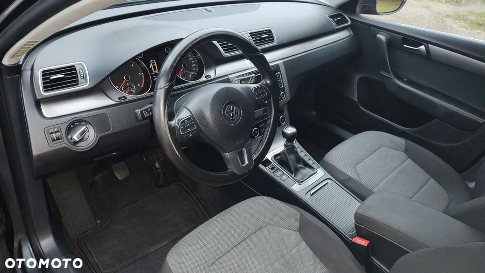 Volkswagen Passat Variant 2.0 TDI DPF Trendline - 14