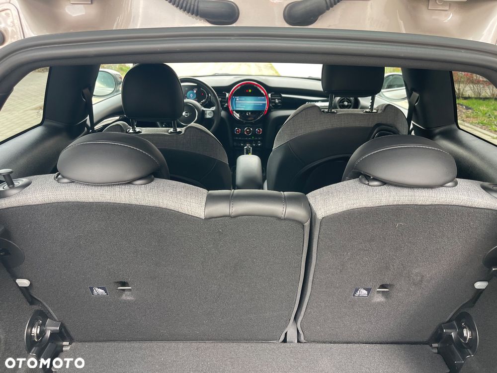 MINI Cooper Standard - 25