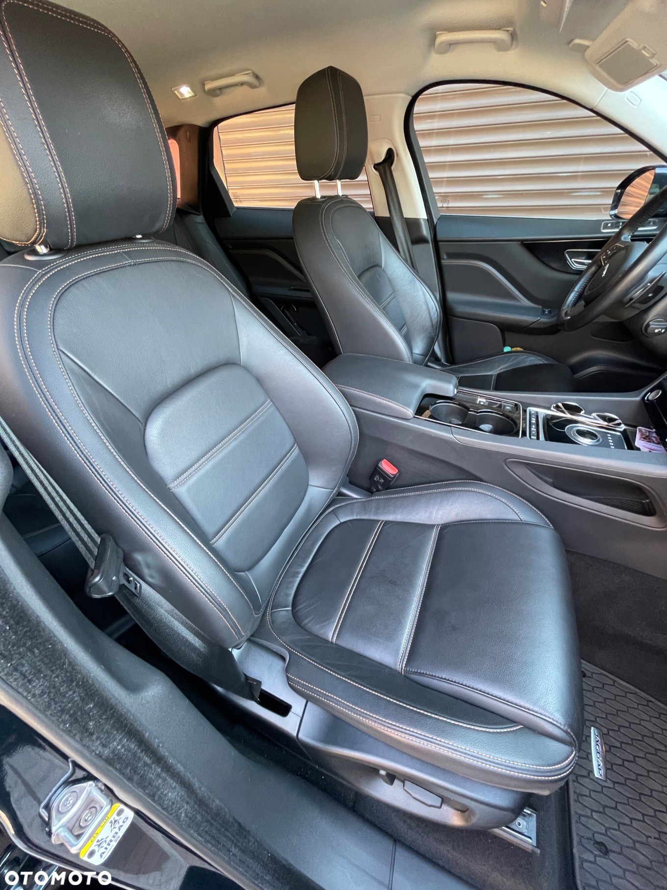 Jaguar F-Pace 2.0 i4D AWD R-Sport - 22