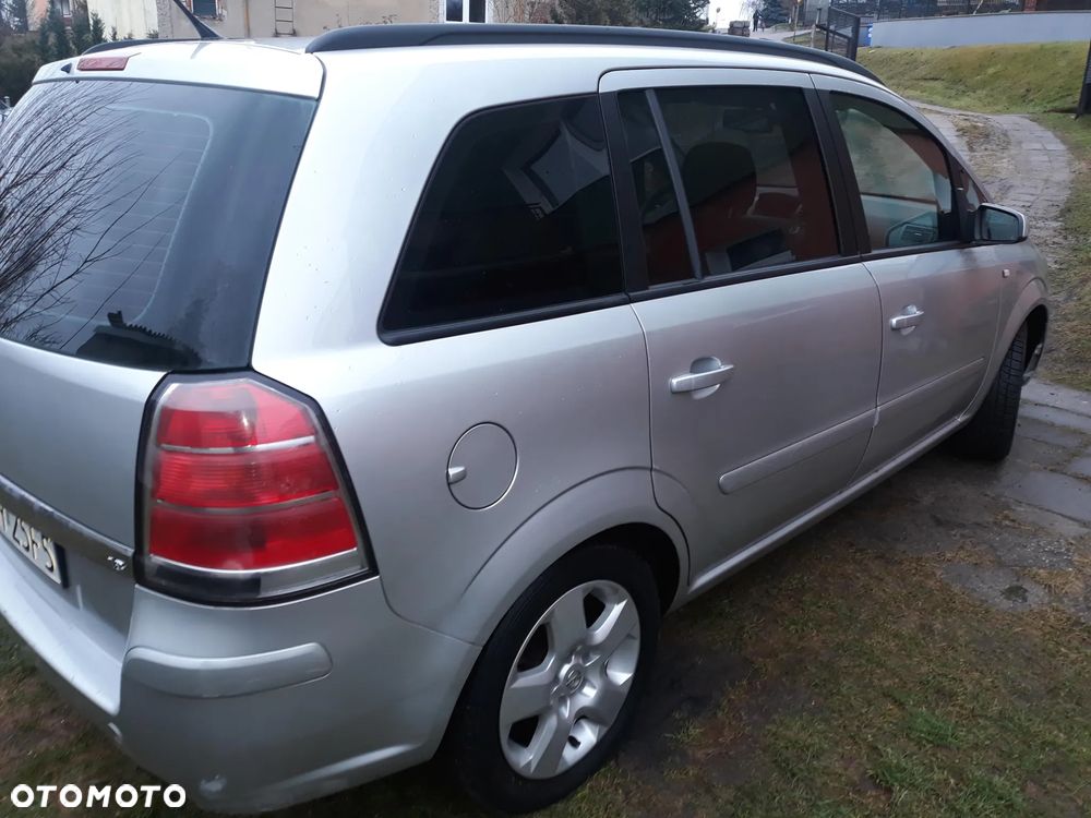 Opel Zafira 1.8 Family - 11