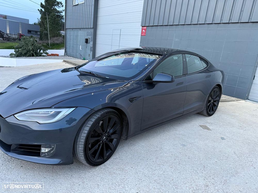 Tesla Model S - 2