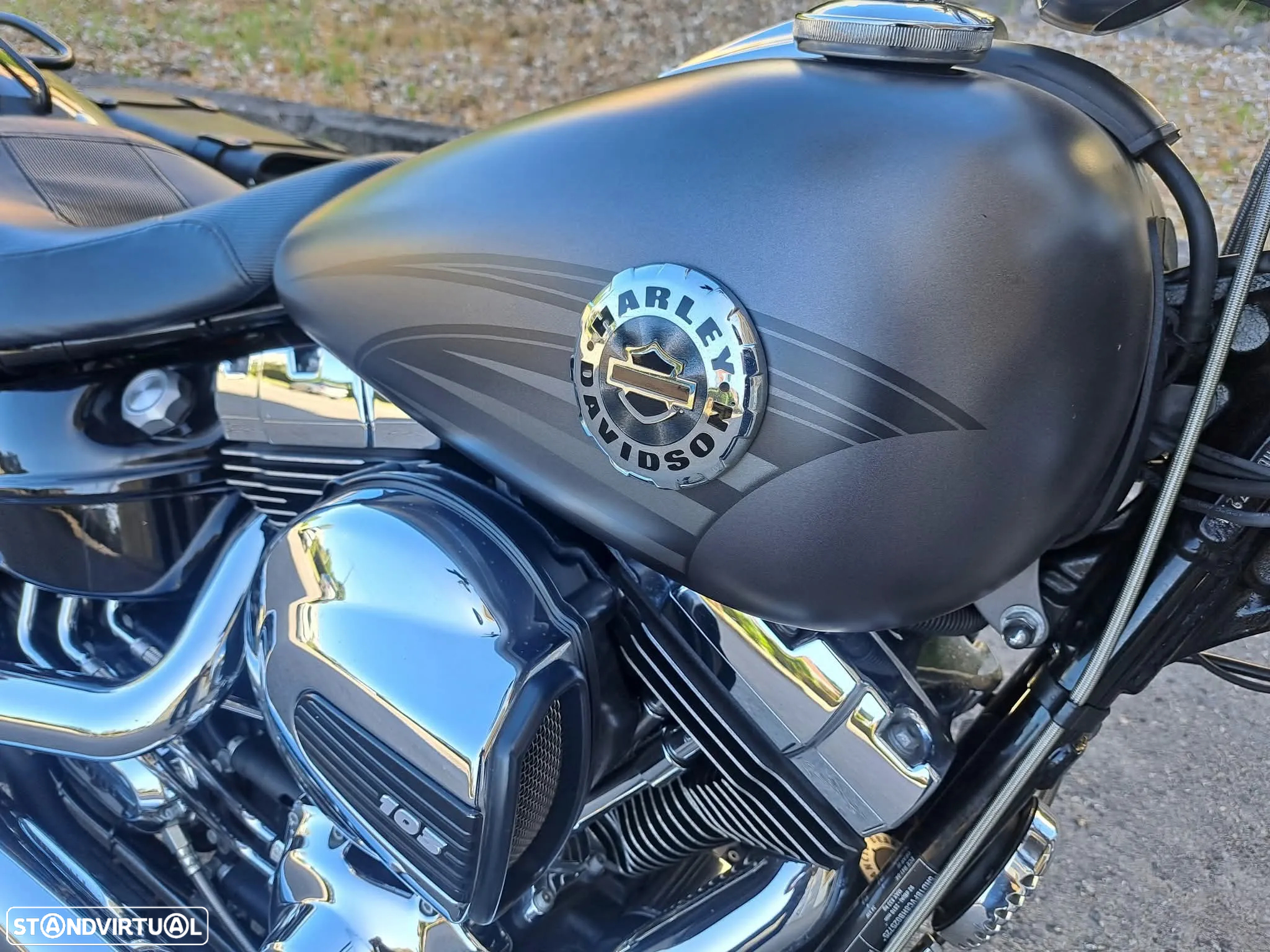 Harley-Davidson Softail Breakout - 13