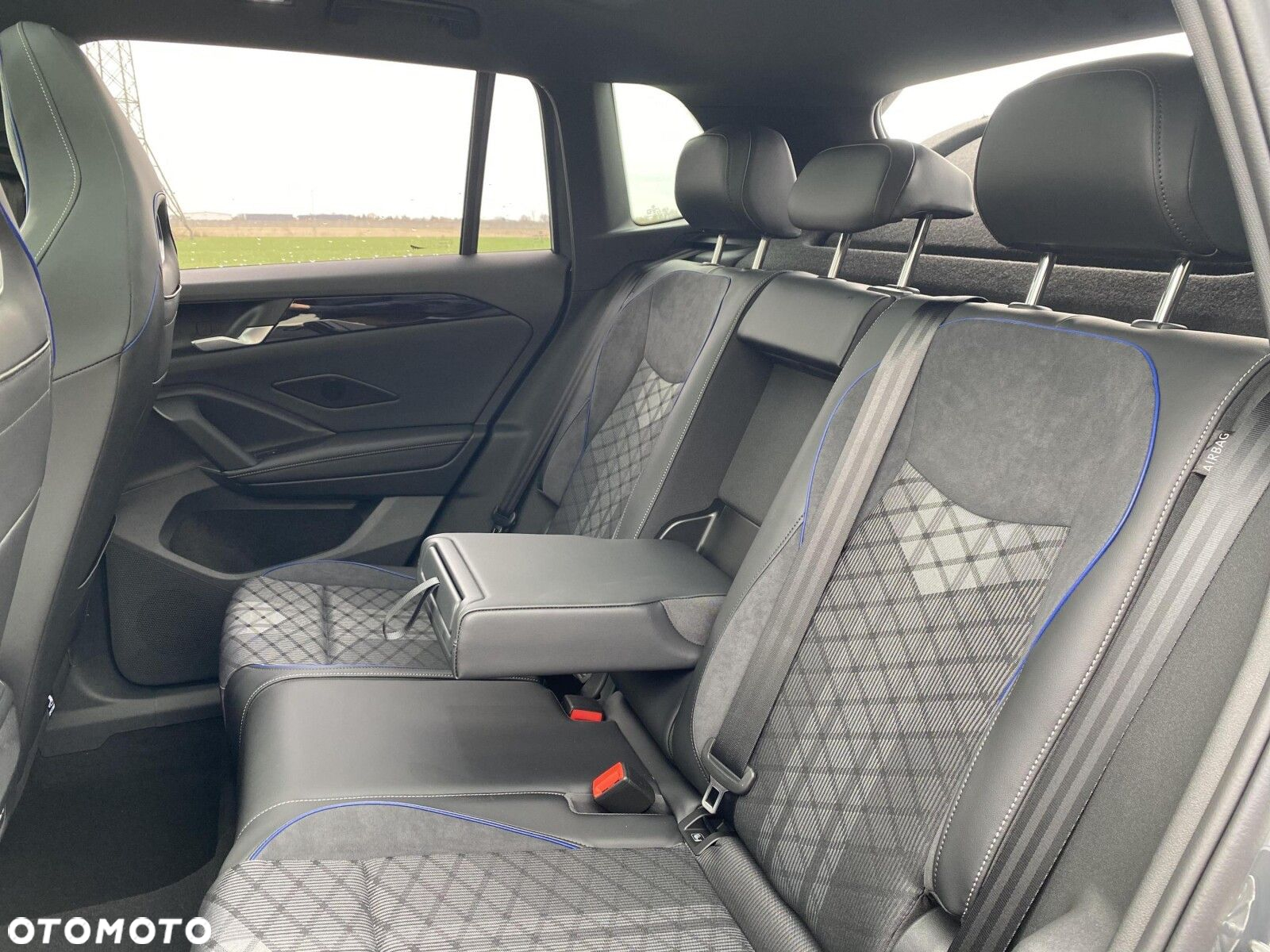 Volkswagen Tiguan - 10