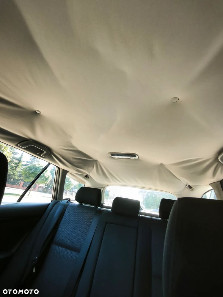 Toyota Avensis 2.0 D-4D Combi Sol - 17