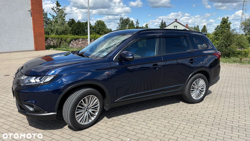 Mitsubishi Outlander - 10
