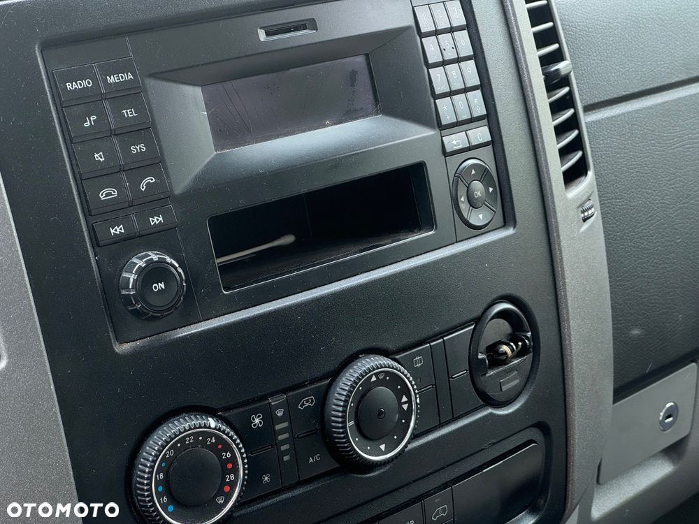Mercedes-Benz Sprinter - 8