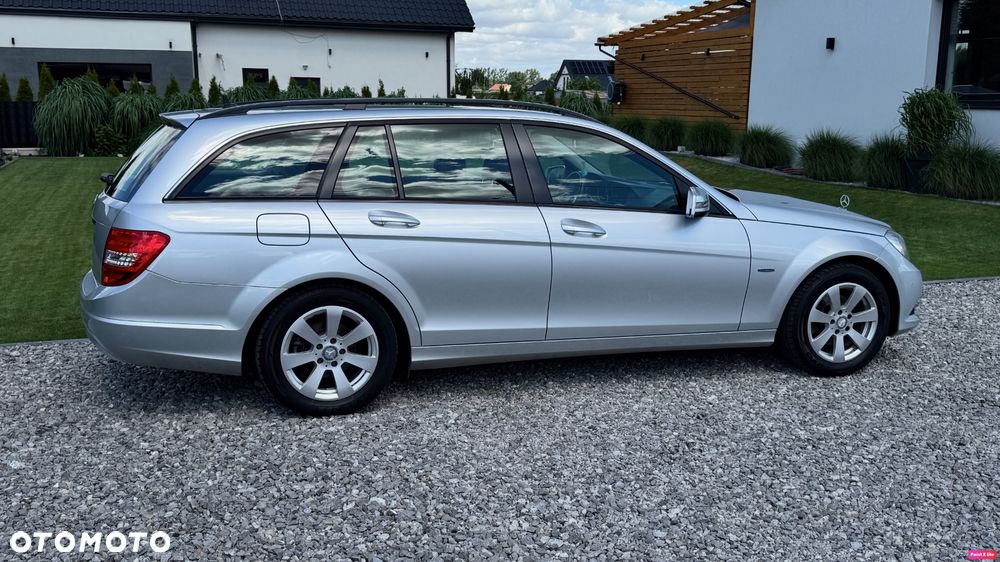 Mercedes-Benz Klasa C 180 CGI BlueEFFICIENCY Elegance - 11