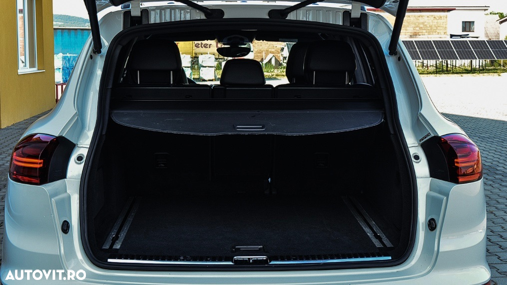 Porsche Cayenne 3.0 L - 34