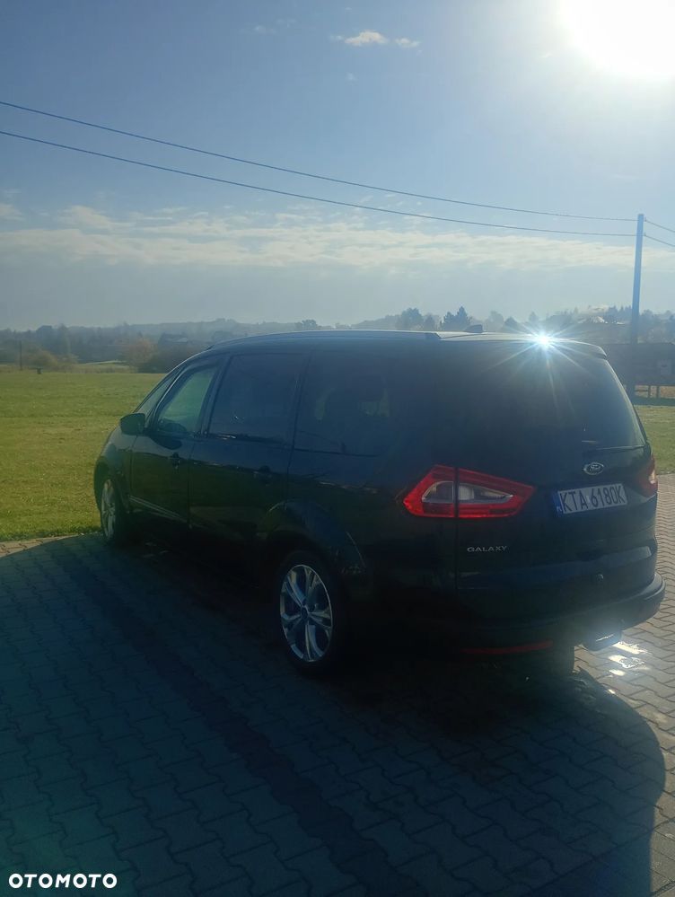 Ford Galaxy 2013 photo 4
