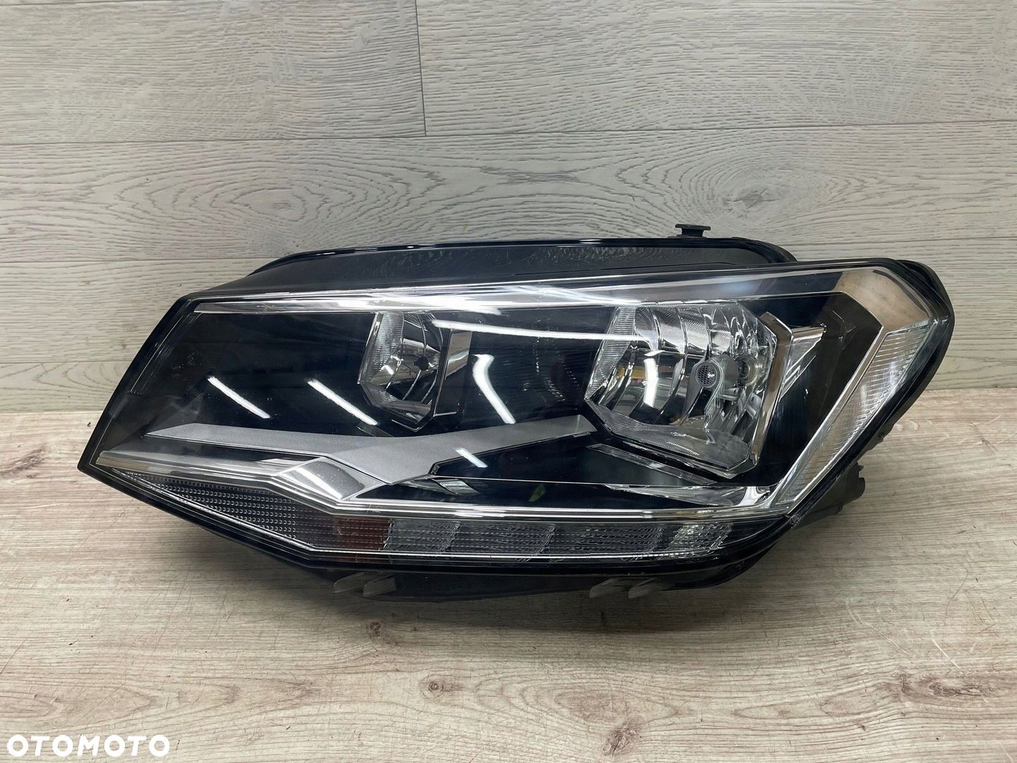 Volkswagen Caddy 2020 Przód strona lewa Lampa przednia - 1