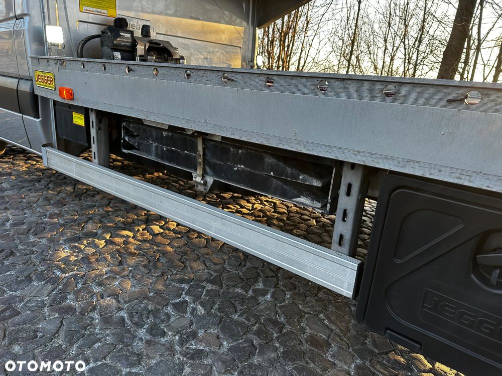 Mercedes-Benz SPRINTER - 8