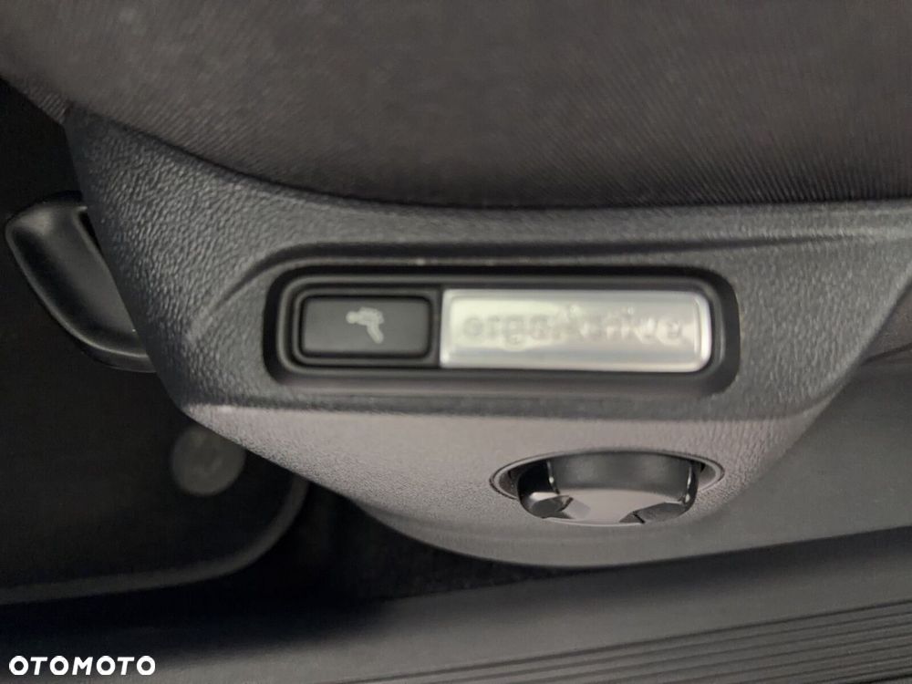 Volkswagen Tiguan Allspace - 12