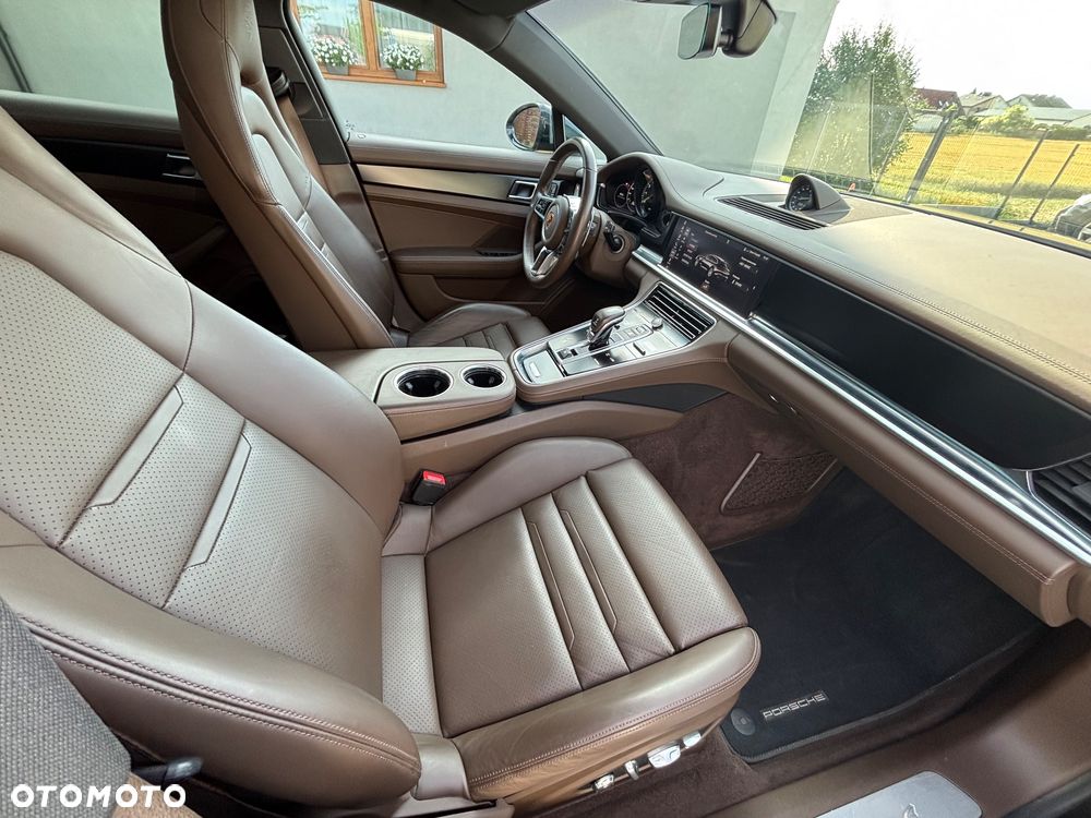 Porsche Panamera 4 Sport Turismo - 25