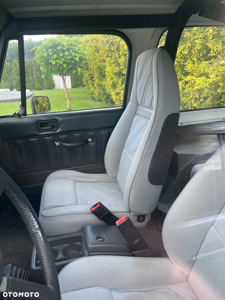 Jeep Wrangler 2.5L - 5