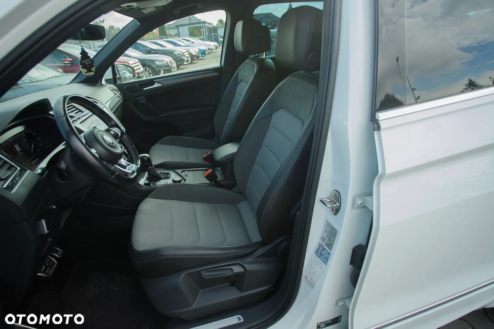 Volkswagen Tiguan 2.0 TDI SCR 4MotION DSG R-Line - 26