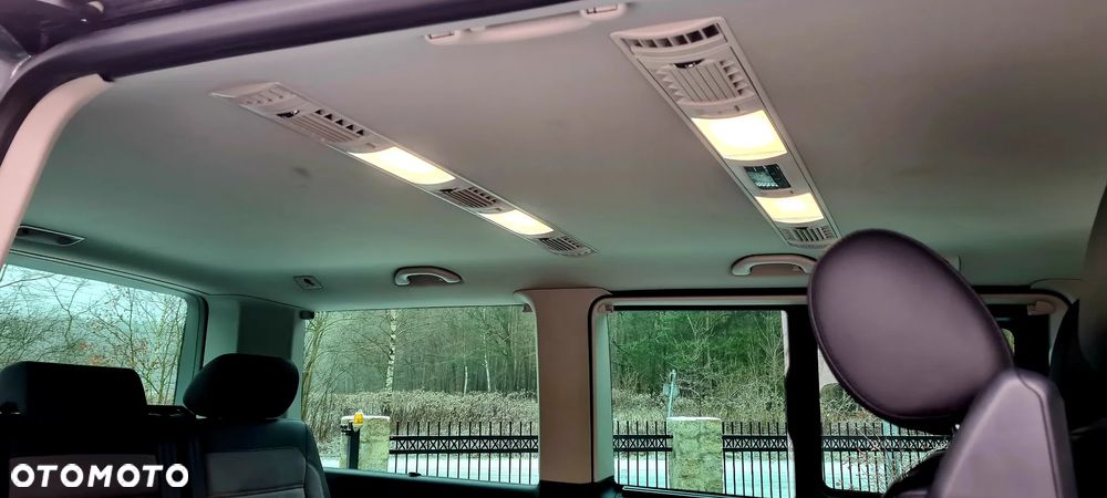 Volkswagen Multivan - 34