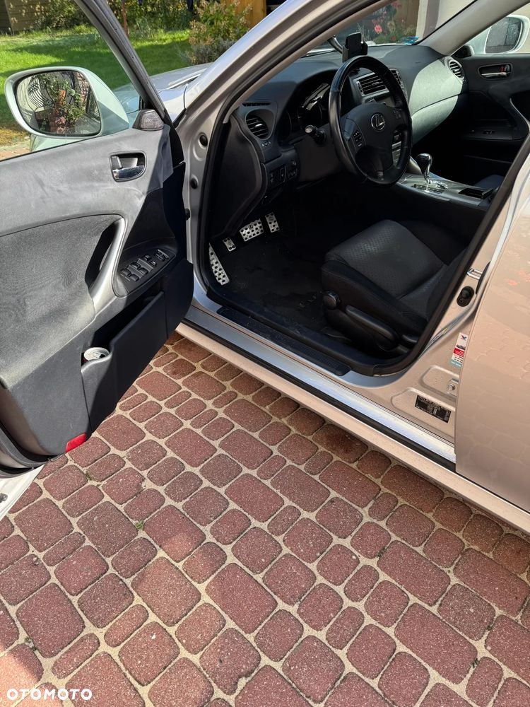 Lexus IS 250 Elegance - 14