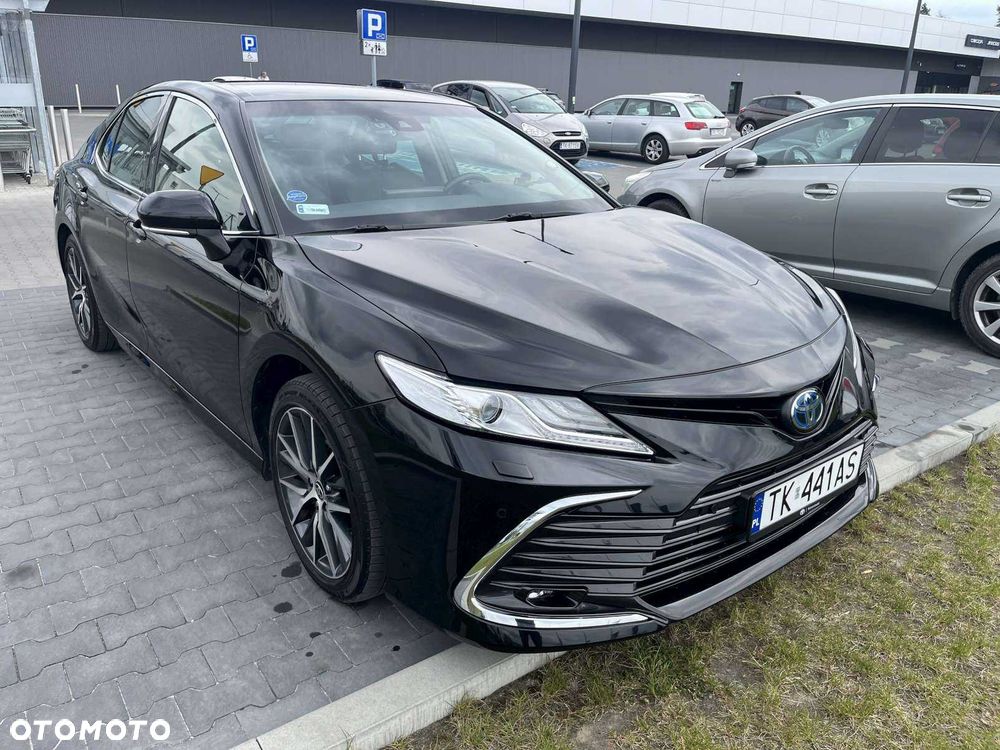 Toyota Camry - 1