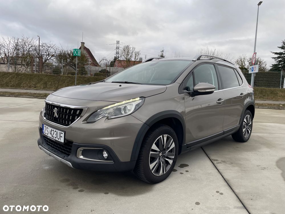 Peugeot 2008 1.2 Pure Tech Allure S&S - 9