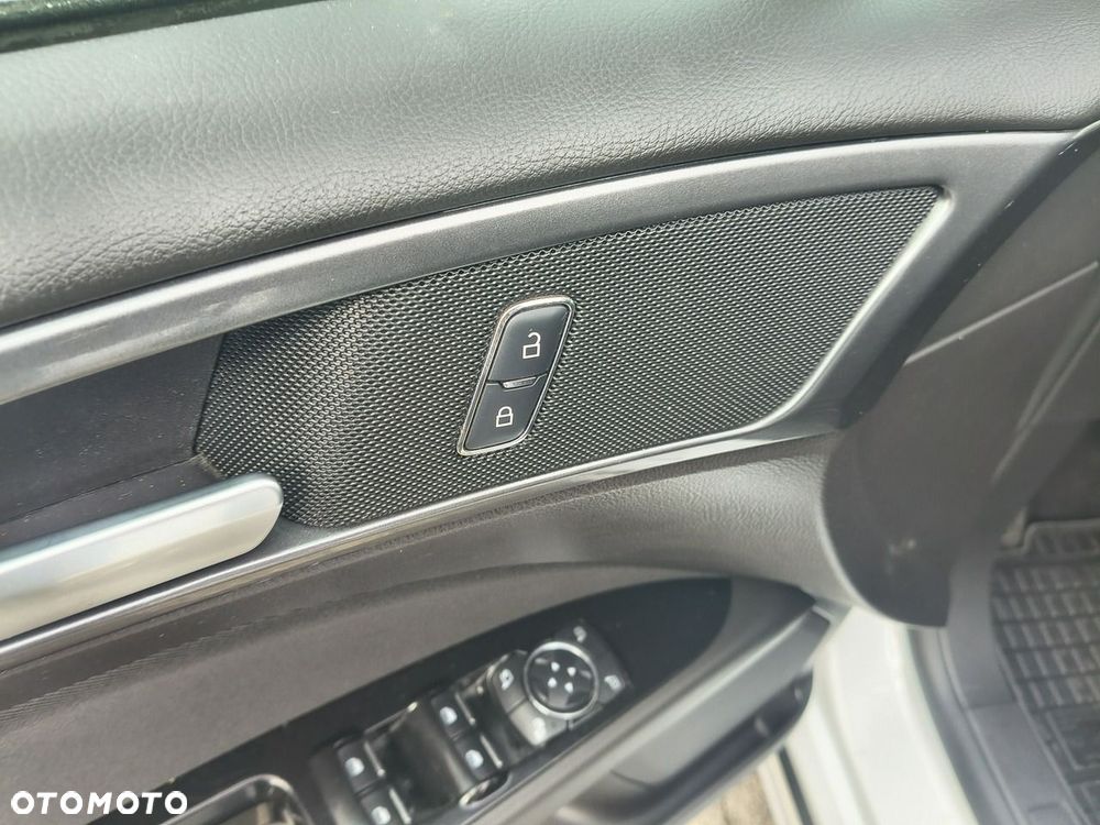 Ford Mondeo - 14