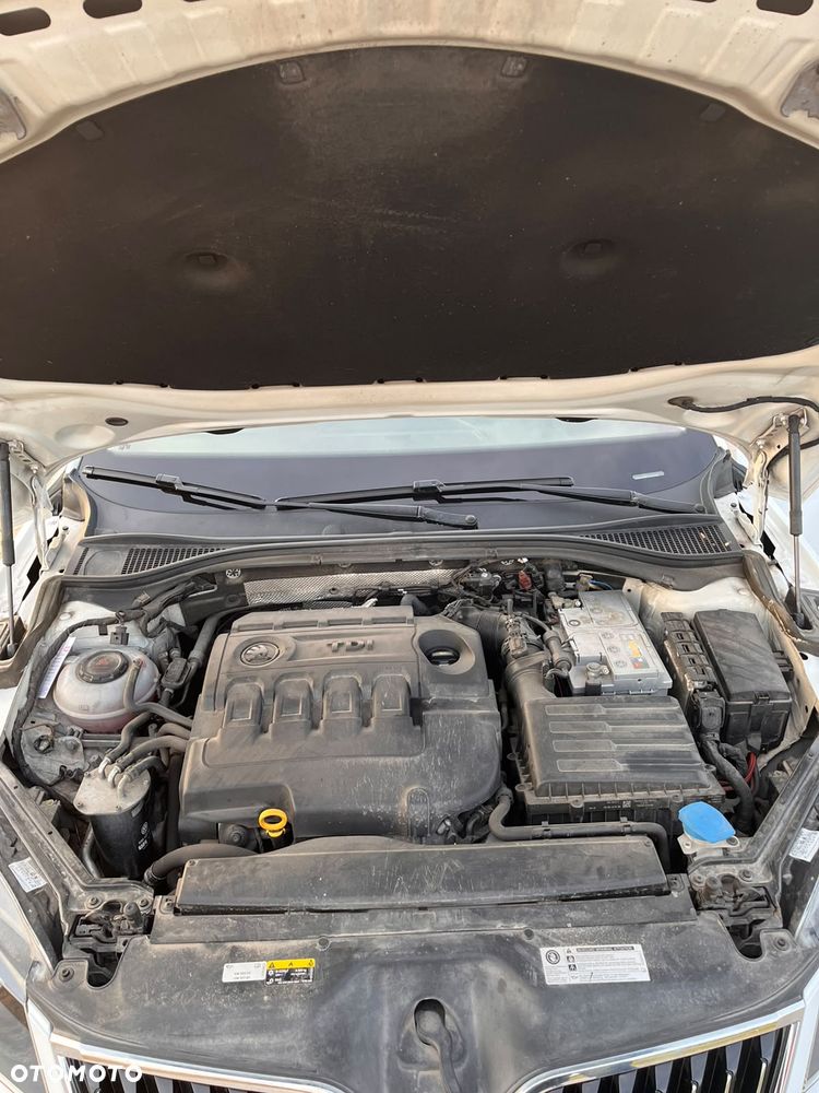Skoda Superb 1.6 TDI DSG Active - 23