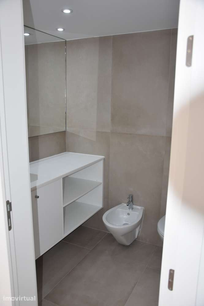 Apartamento T2 com 2  muito luminoso em Carnide - Grande imagem: 2/16