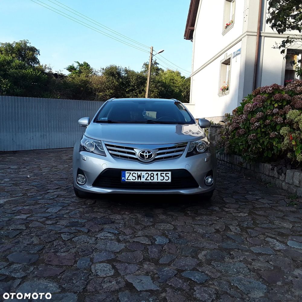 Toyota Avensis 2.0 D-4D Executive - 6
