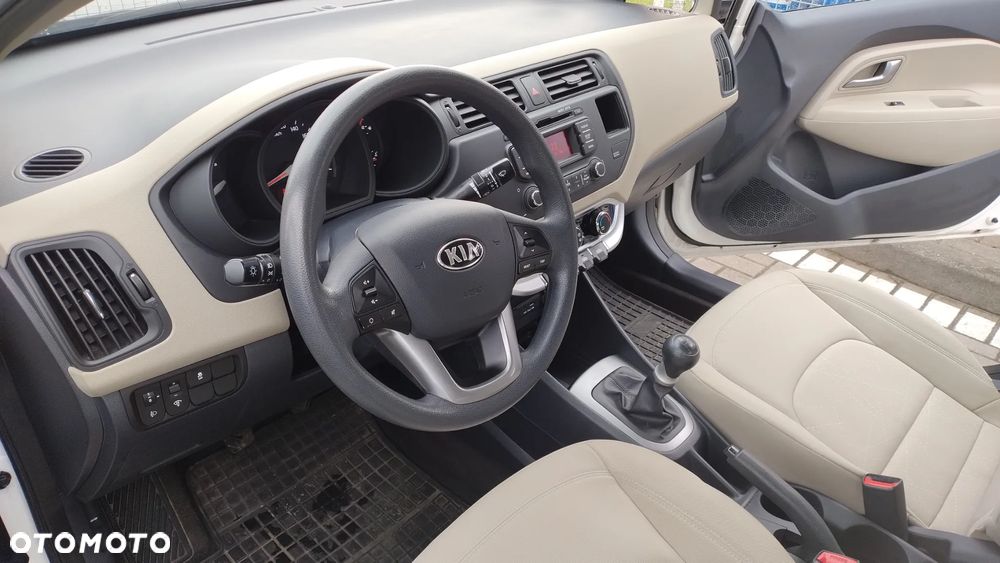 Kia Rio 1.2 M - 14