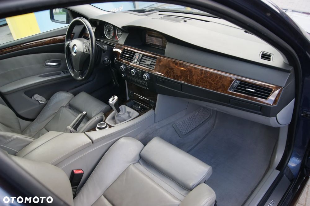 BMW Seria 5 525d Edition Exclusive - 12