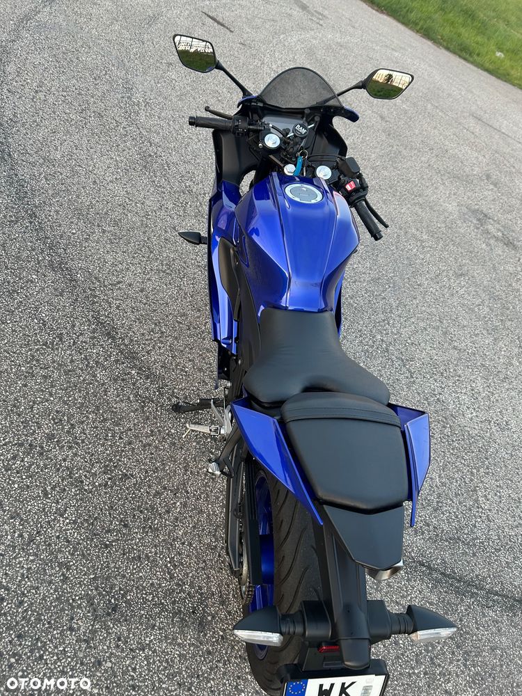 Yamaha YZF - 4