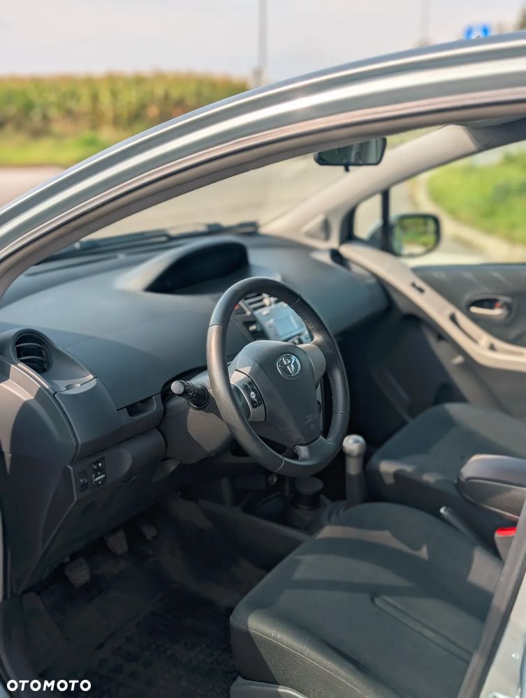 Toyota Yaris - 11
