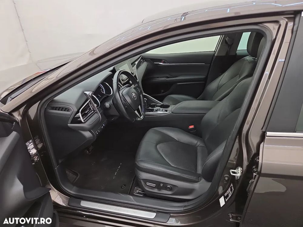 Toyota Camry 2.5 Business - 18