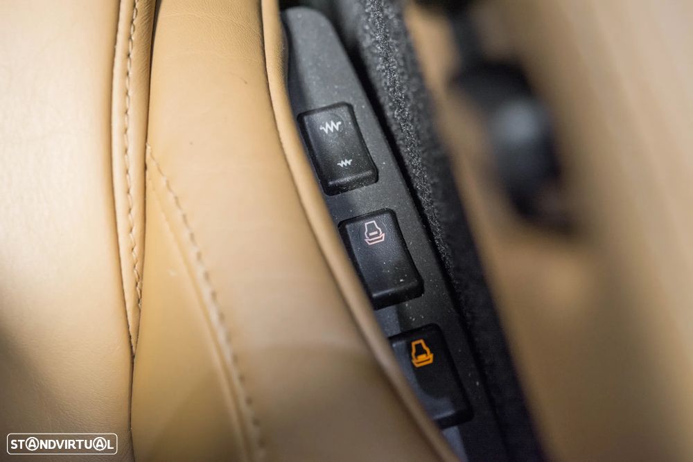 Aston Martin Vantage Roadster V8 Sportshift - 36