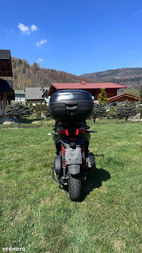 Piaggio MP-3 - 9