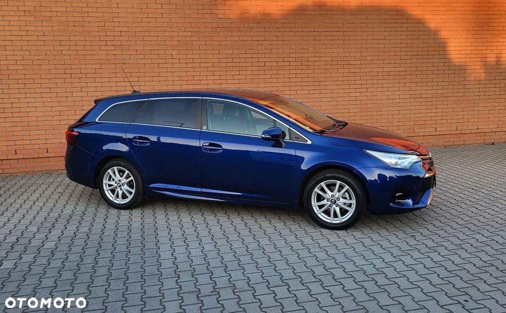 Toyota Avensis Touring Sports 1.8 Multidrive S Team Deutschland - 24